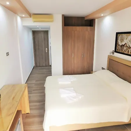 Sunshine Hotel 2*