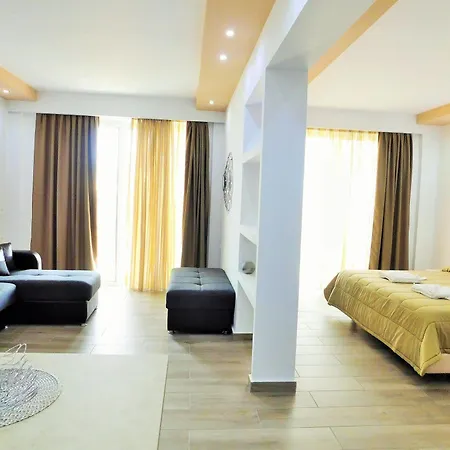Sunshine Hotel 2*